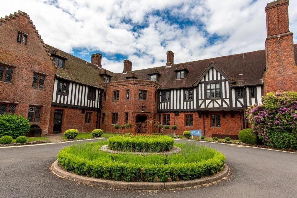 Hotel Hogarths Stone Manor à Kidderminster Extérieur photo