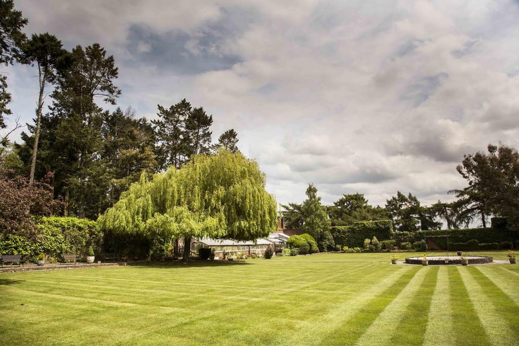 Hotel Hogarths Stone Manor à Kidderminster Extérieur photo